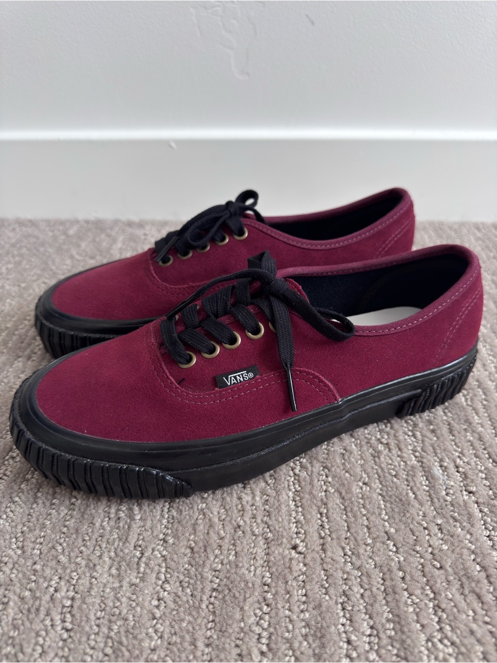 NWOB Vans Anaheim Factory Authentic 44 Lug DX Burgundy Suede Sneakers W8.5 M7